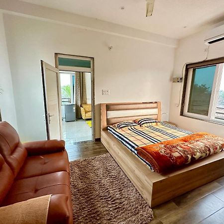 Kaashi Flora Villa พาราณสี ภายนอก รูปภาพ