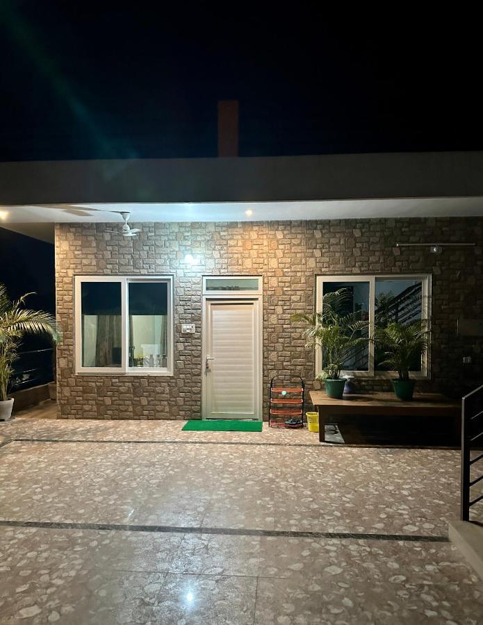 Kaashi Flora Villa พาราณสี ภายนอก รูปภาพ