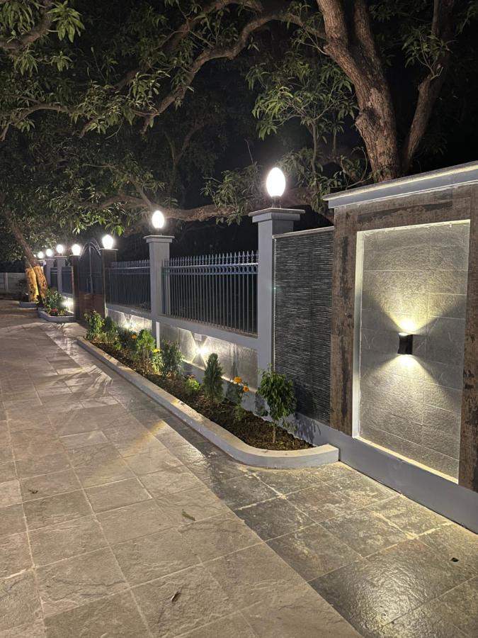 Kaashi Flora Villa พาราณสี ภายนอก รูปภาพ