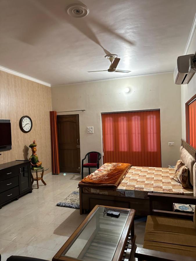 Kaashi Flora Villa พาราณสี ภายนอก รูปภาพ