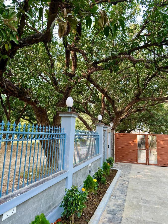 Kaashi Flora Villa พาราณสี ภายนอก รูปภาพ